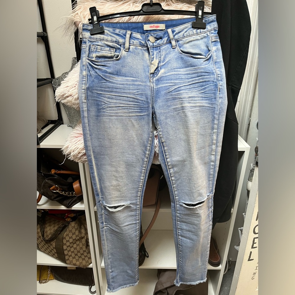 Light wash skinny jeans